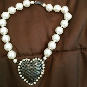 Alexandra coster  Pearl heart rhinestone choker